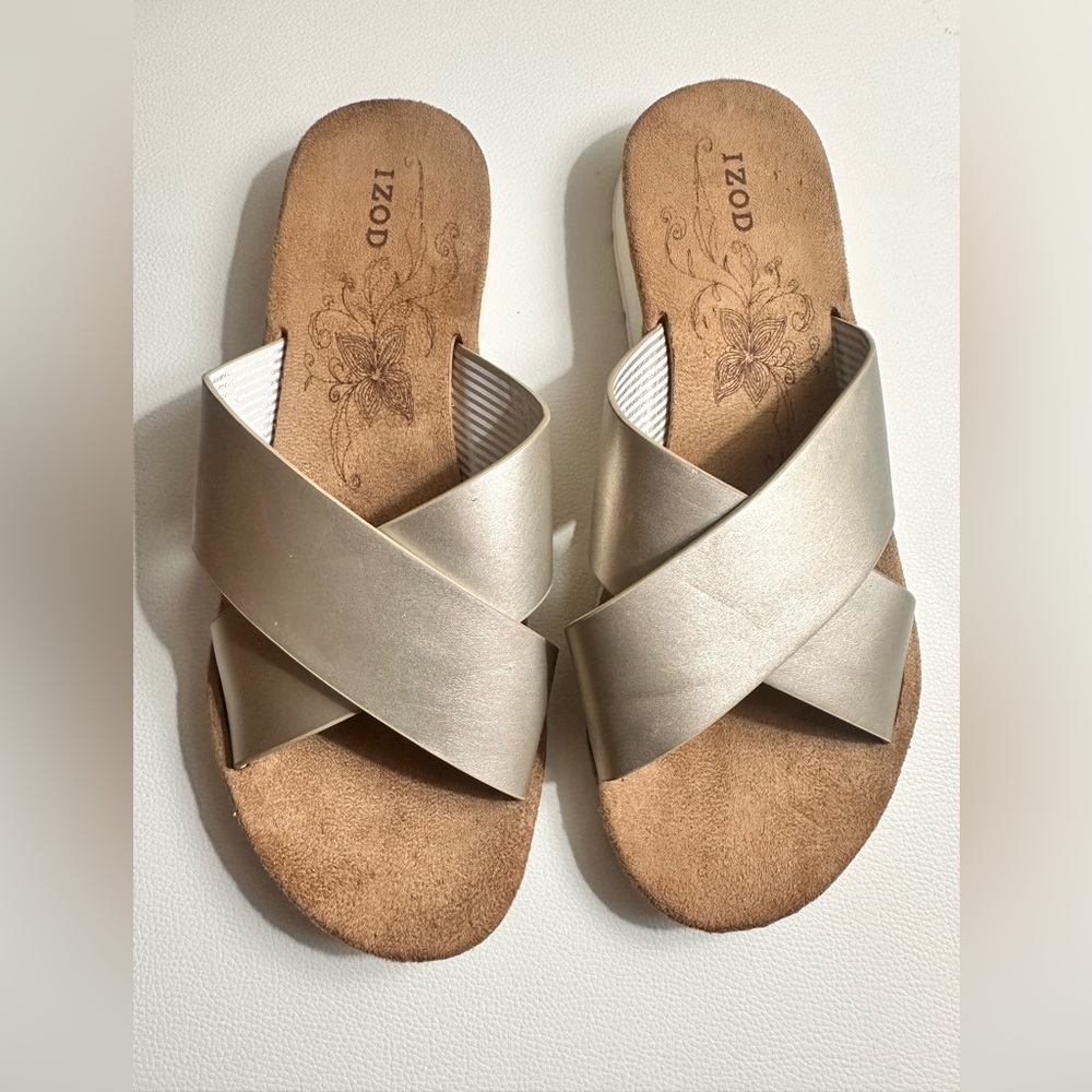 IZOD Metallic Gold Criss-Cross Slides | Size 8